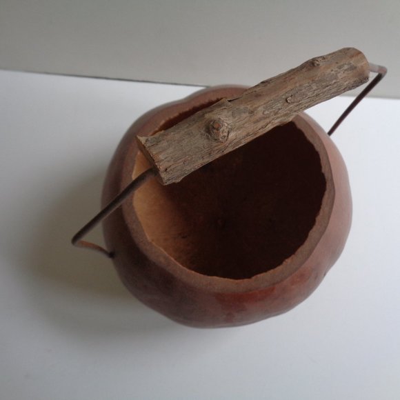 Vintage Brown Round GOURD Basket with Handle - Picture 2 of 4
